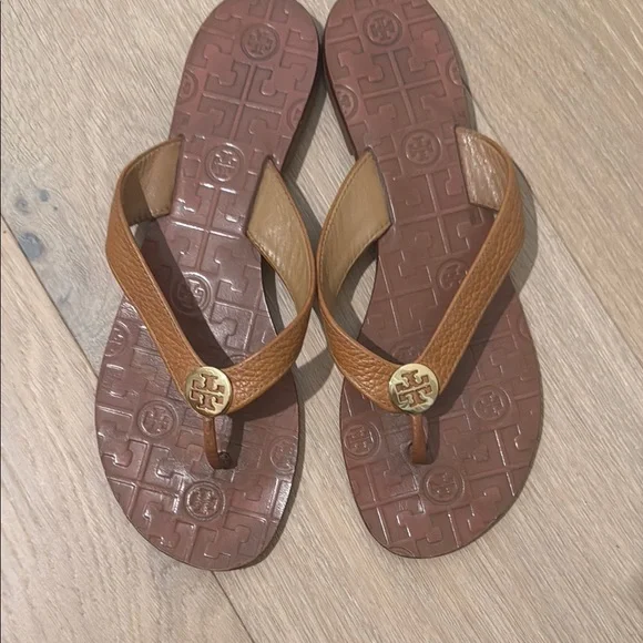 Tory Burch Tan Flip Flops - Picture 4 of 8